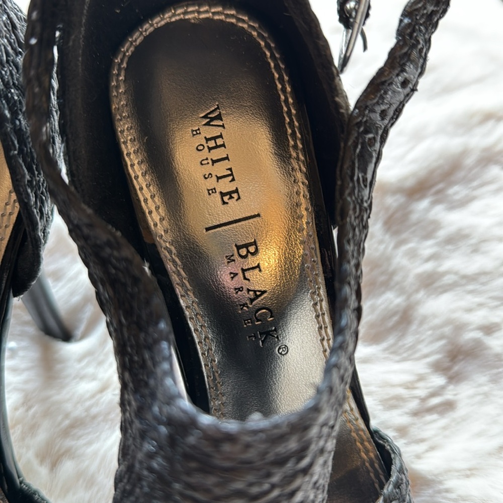 NEW WHITE HOUSE BLACK MARKET STRAW HEELS - Picture 6 of 7